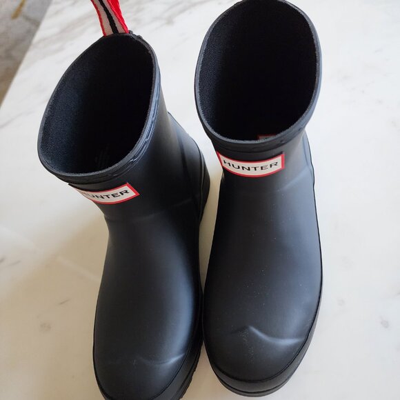 Hunter Women’s Play Short Rain Boots – Black 🖤🌧️✨ - Picture 6 of 12